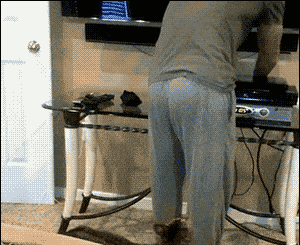 猫会发生什么，它们只是饿了想吃点东西.gif