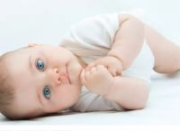 出生率下滑奶粉品牌竞争惨烈，现在婴儿奶粉什么牌子好如何选择？
