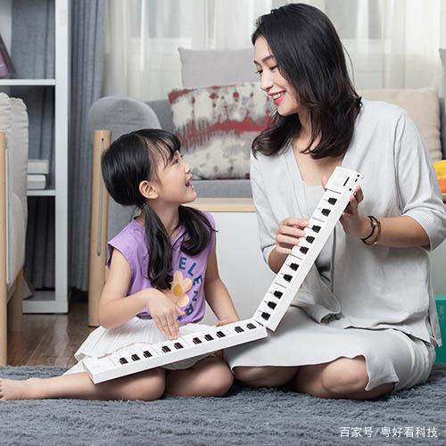 初学者买电子钢琴什么牌子好？看看折叠电子钢琴怎么样？